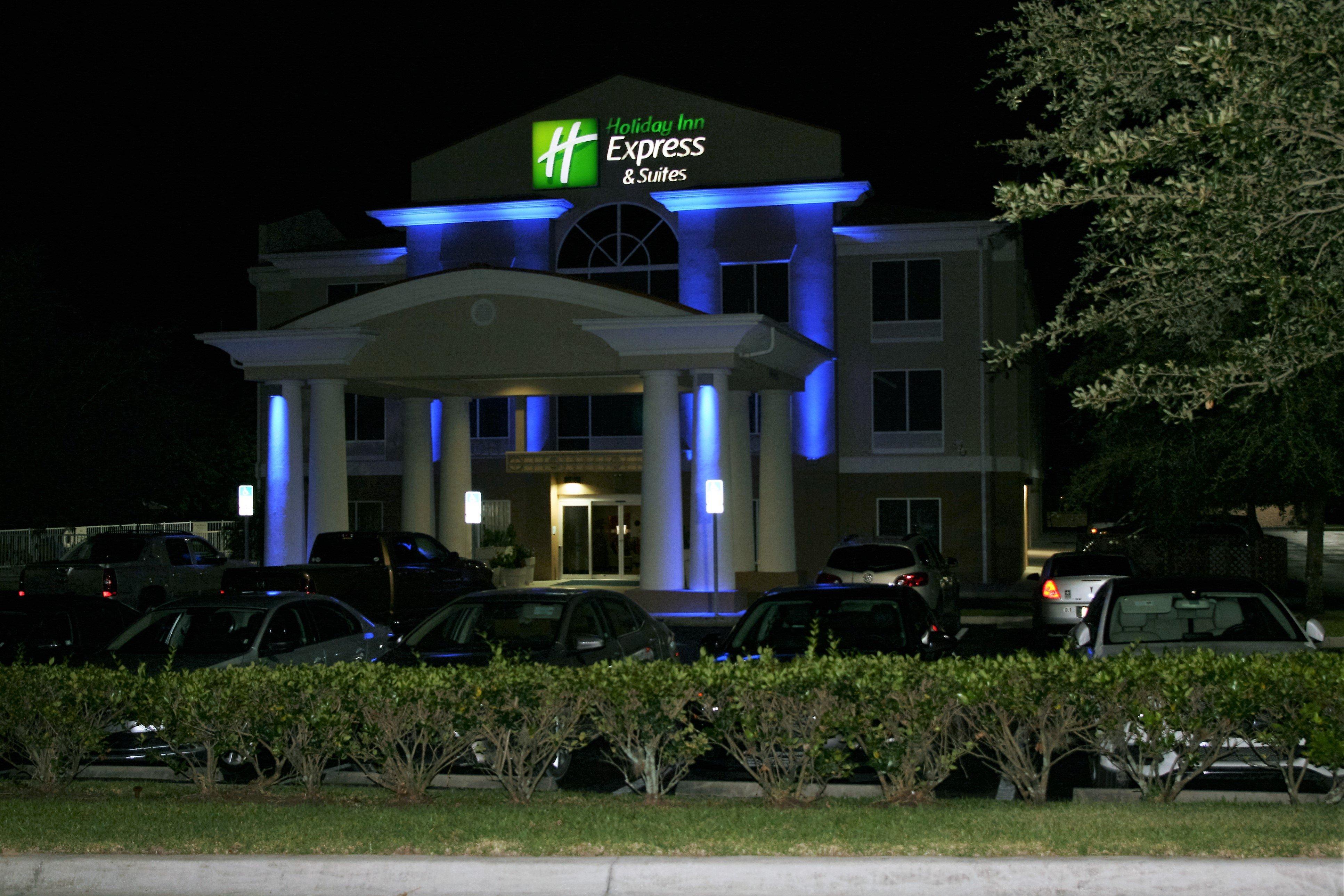Holiday Inn Express Hotel & Suites Brooksville West, An Ihg Hotel Extérieur photo