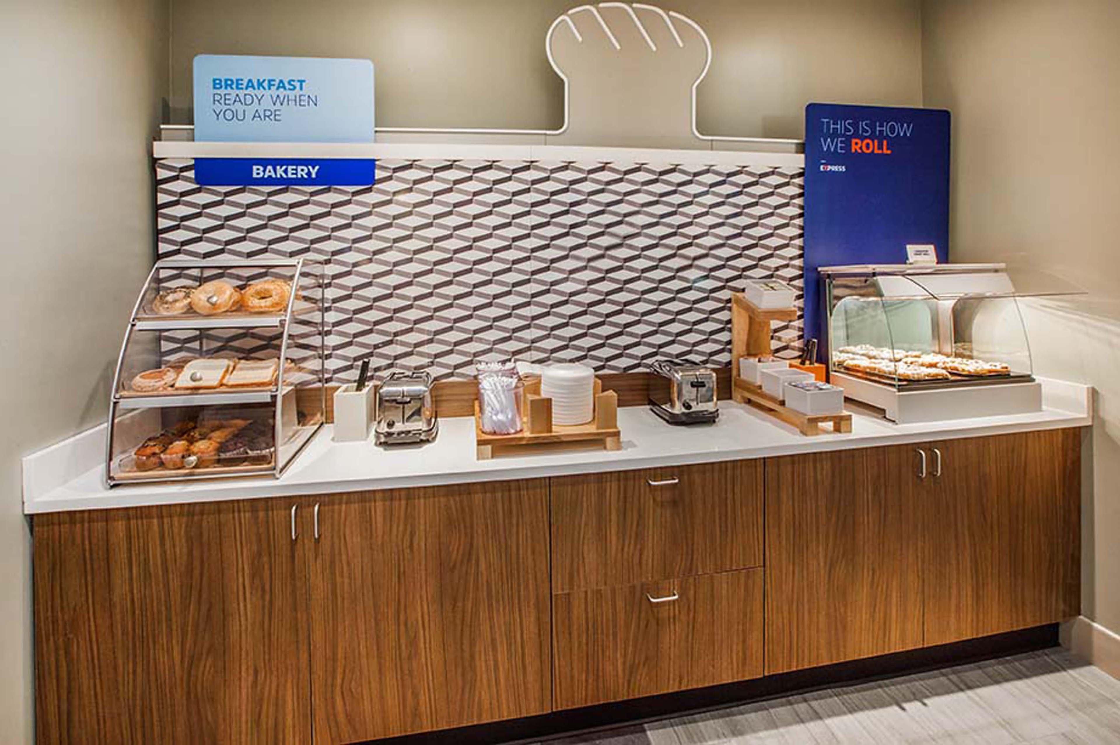 Holiday Inn Express Hotel & Suites Brooksville West, An Ihg Hotel Extérieur photo