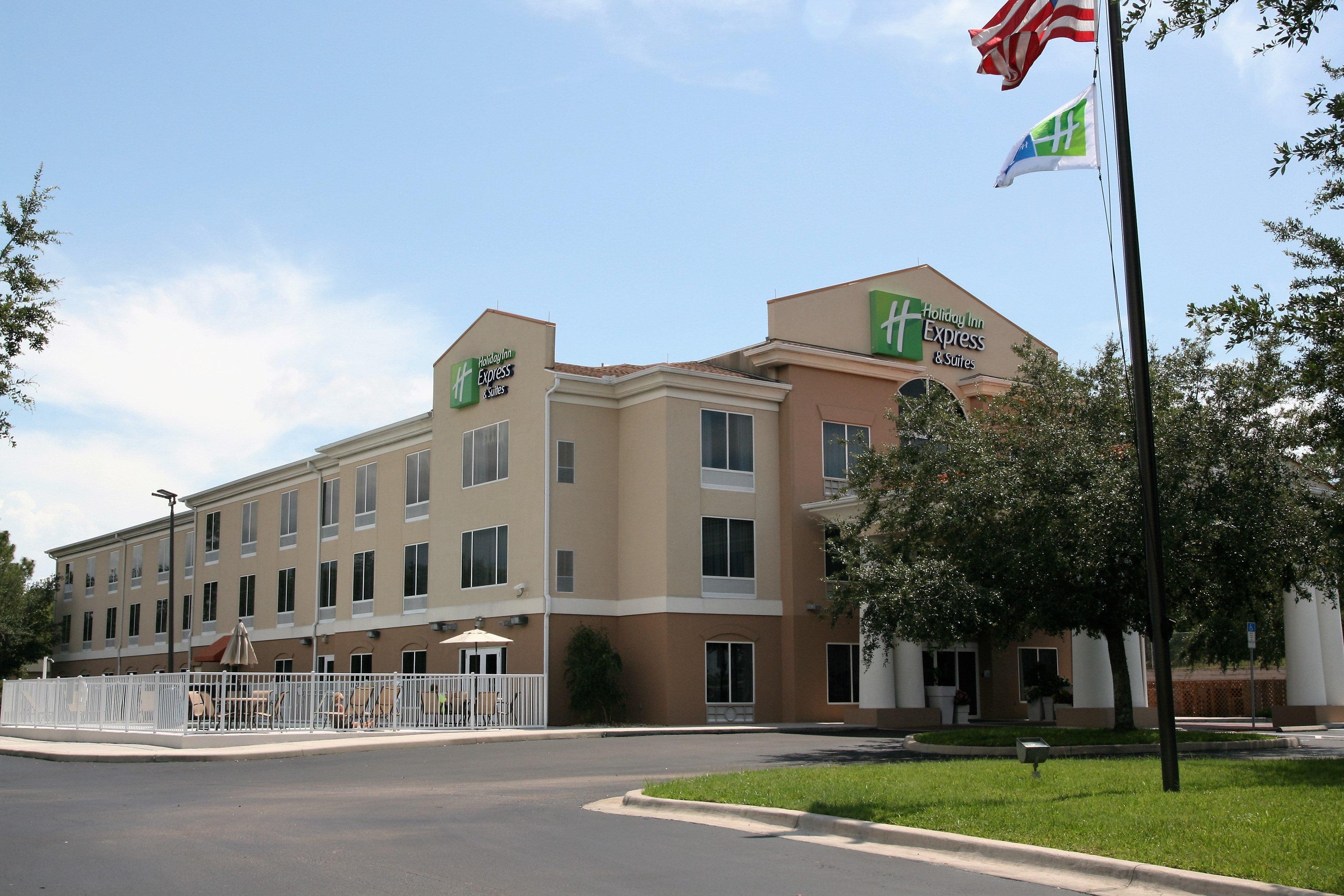 Holiday Inn Express Hotel & Suites Brooksville West, An Ihg Hotel Extérieur photo