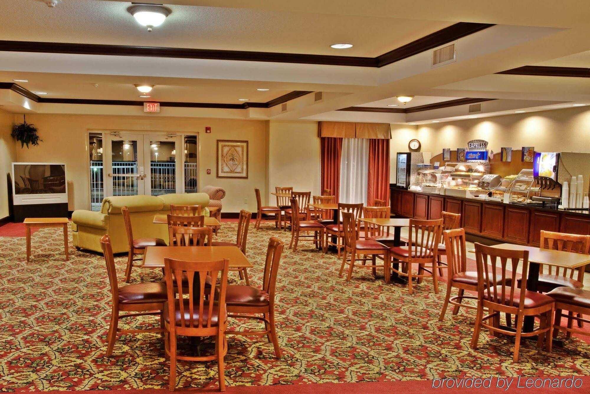 Holiday Inn Express Hotel & Suites Brooksville West, An Ihg Hotel Extérieur photo