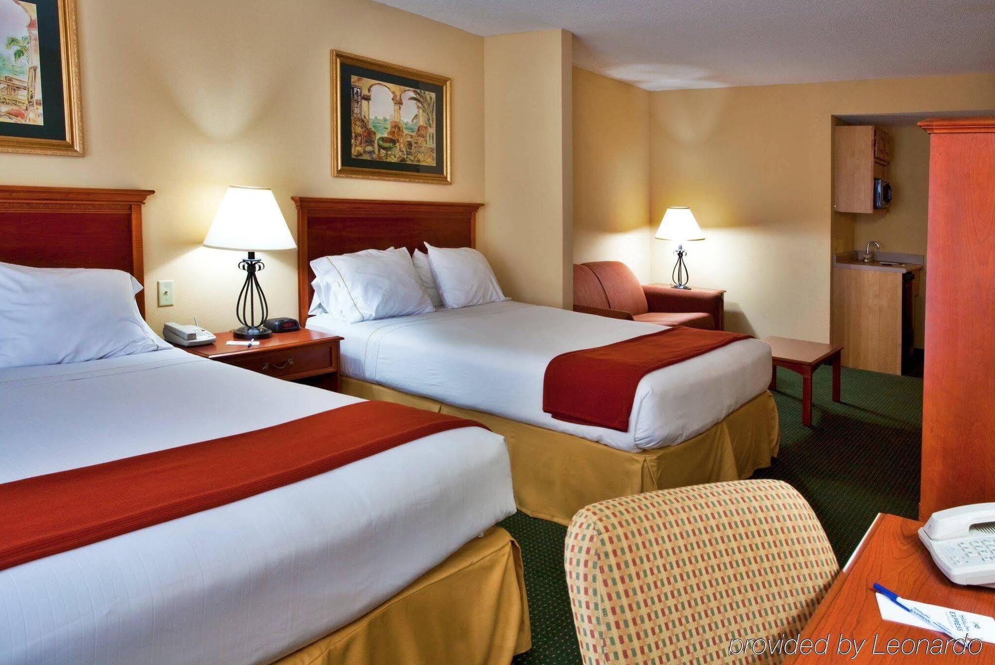 Holiday Inn Express Hotel & Suites Brooksville West, An Ihg Hotel Extérieur photo